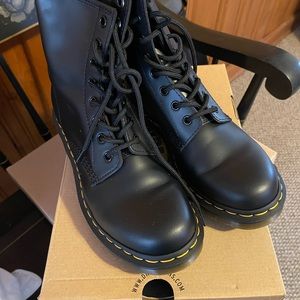 Class Dr. Martens - size 8.